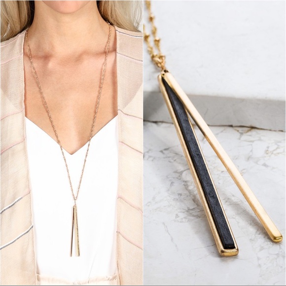 ✨RESTOCKED✨Gold Bar Necklace - Picture 5 of 5